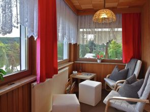 Cozy Holiday Home in Güntersberge with Lake View
