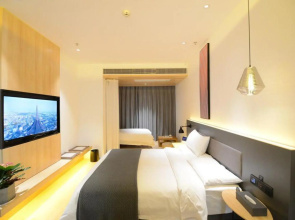 Mingchao Future Hotel (Shanghai Road Hanjiang Normal University)