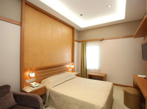 Schlosshotel Berlin By Patrick Hellmann