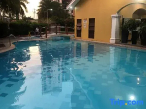 Near Manila Airport - "Budget - No Frills" One Bedroom Condo With Kitchen. 10L