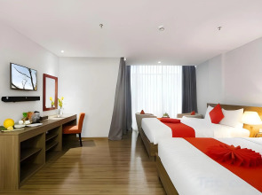 Maple Leaf Hotel & Apartment