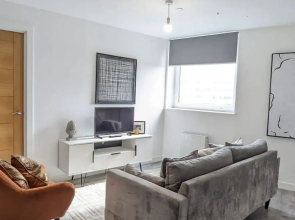 Modern 2 Bed Apt - 15 Mins to Birmingham Centre