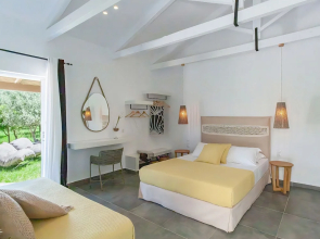 Malibu Studios & Apartments