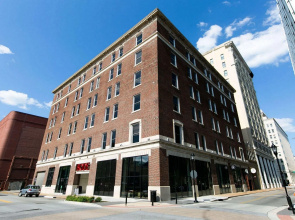 Hotel Clemons