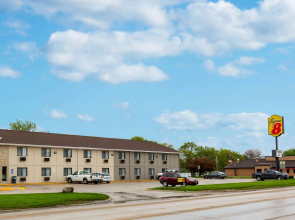 Super 8 by Wyndham Storm Lake