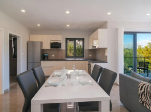 Awesome Apartment in Selca With 1 Bedrooms, Wifi and Outdoor Swimming Pool