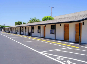 Adobe inn