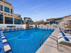 Отель Double Tree by Hilton Dubai Business Bay
