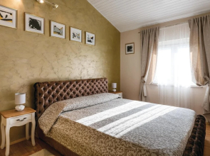 Amazing Home in Ravni with Hot Tub, WiFi & 1 Bedrooms