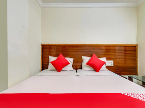 OYO 77883 Hotel Tejas Inn