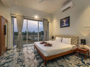 SaffronStays Pebbles, Lonavala - pet-friendly pool villa perfect for weekend getaway
