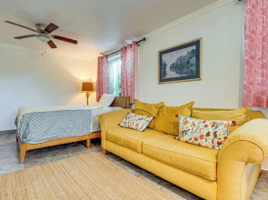 1 Mi to Train: ATL Area Apt w/ Patio & Shared Yard