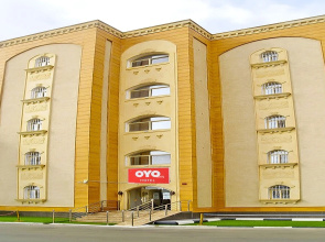 OYO 617 Rose Plaza Hotel