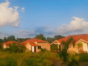 Wowstayz Hotel Shah Villa