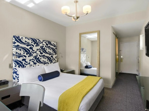 Hotel Breakwater South Beach