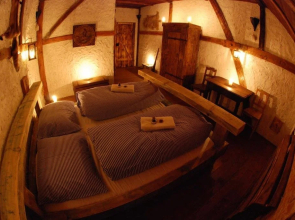 Středověký hotel Dětenice
