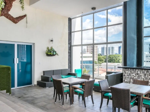 Breath-taking Urban Apartment