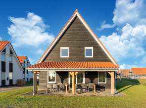 Detached Villa With View, Garden and Privacy