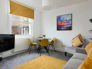 2BD Holiday Apartment in the Heart of Shaldon