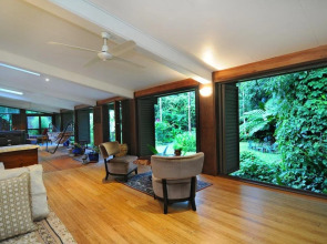 Cow Bay Homestay B&B