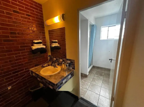 Travelers Inn by OYO Longview Kelso
