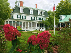 Center Lovell Inn