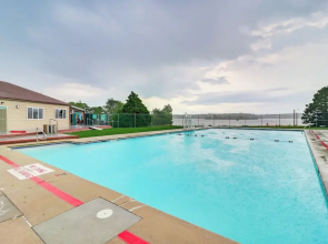 Hot Tub & Community Beach: Albrightsville Home!