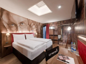 Hotel Cinema 8