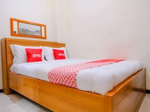 Griya Putri Syariah by OYO Rooms