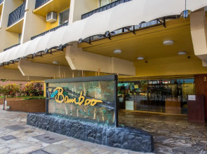 Castle Bamboo Waikīkī Hotel