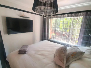 Upmarket 3 Bedroom Apartment