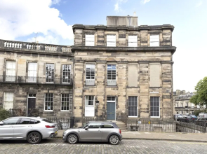 JOIVY Chic Flat Near Stockbridge Market W/ Patio