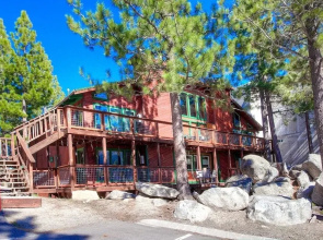 Tahoe Olympic 3 Bedroom Condo by RedAwning