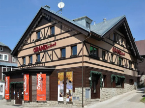 Grand Apartments