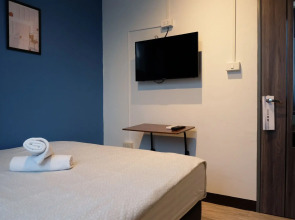 Sleep With Me Bangkok - BTS Phra Khanong