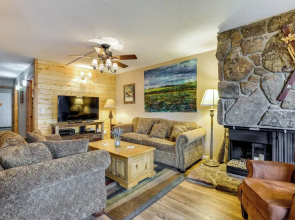 1 Mi to Marina: Frisco Condo w/ Mtn-view Balcony!