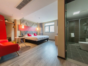 Ibis Hefei Pedestrian Street Hot