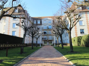 CADRE EXCEPTIONNEL: Duplex Classé 4**** Tennis, Piscine, Parking, Linge inclus, WIFI, Matériel BÉBÉ, proximité CENTRE