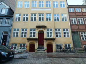 Central Canal Apartments 6