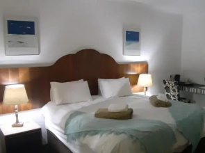 Wayside Lodge