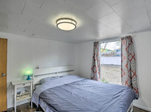 Inviting Bremerton Home Near Hiking & History