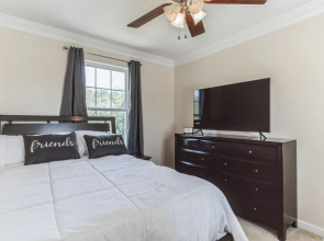 Leo Farm Villa - Beautiful Country Retreat 5 Bedroom Villa by RedAwning