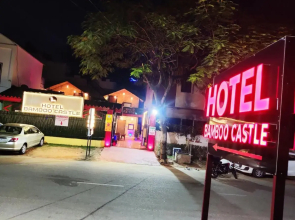 Hotel Bamboo Castle