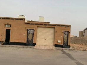 فيلا المشراق دورين 4غرف نوم وصالة وصالة معيشة مع شالية ومسبح داخلي