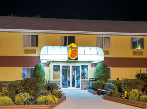 Super 8 by Wyndham Medina