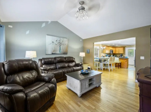 Bradley Bungalow Sleeps 11 Sevierville