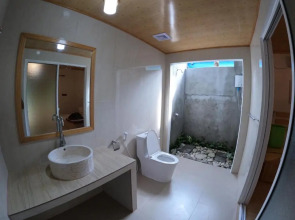 Blue Water Thoddoo Inn