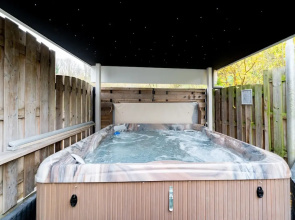 Luxury Apartment in Schin op Geul with Hot Tub & Sauna