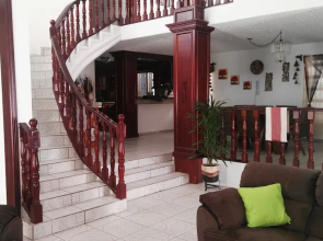 Lia Ajijic - Lakeside B&B