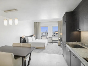Hyatt Place Dubai Jumeirah Residences